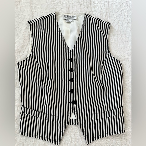 VINTAGE 90s vest and high waisted shorts set w vertical white and black stripes - Picture 11 of 15